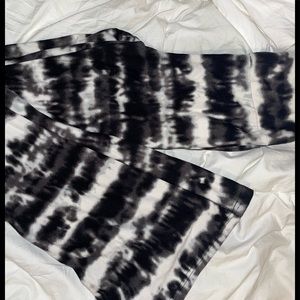 Black & white, tie dyish flare leggings!